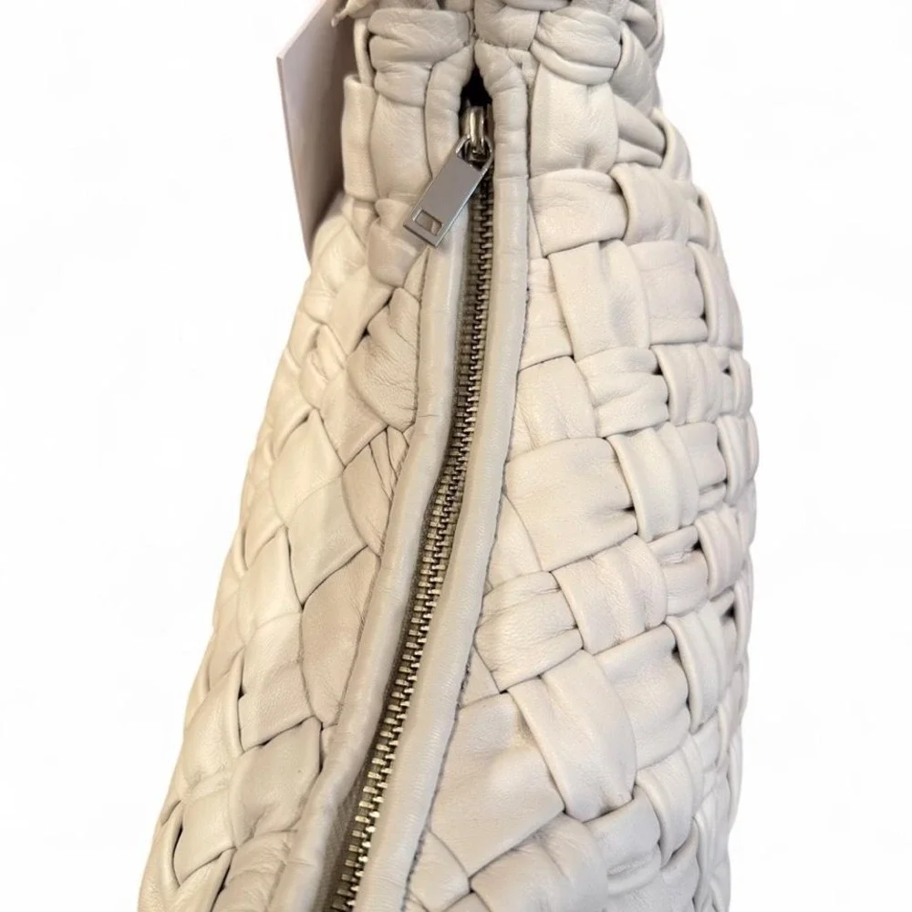Stunning Walter Baker white Indie Hobo leather purse